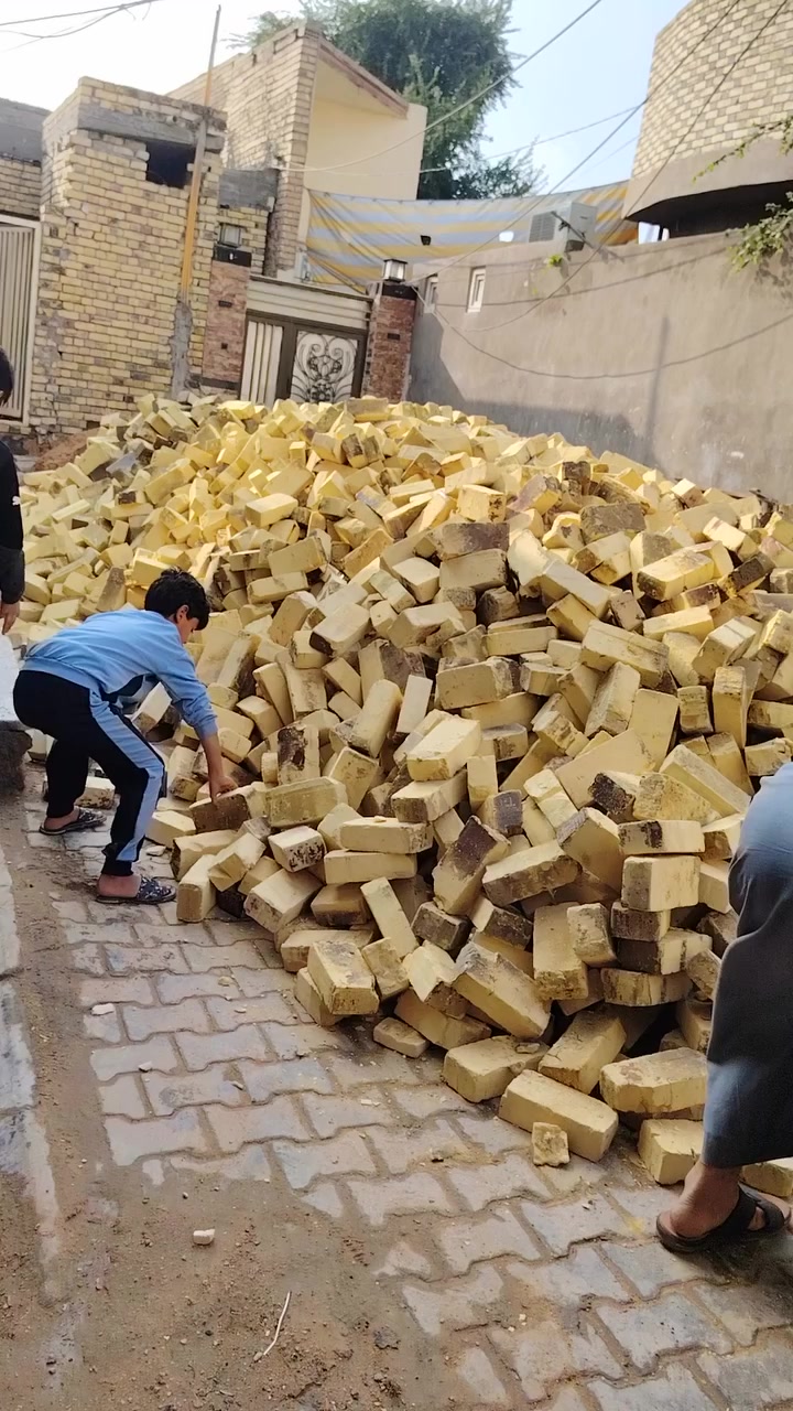 للبيع طابوك عادي 80000 والجمهوري 7000 عل شرط عل مكلاب واكو وزياده وتوصل داخل نجف كربله حله ديوانيه للحجز عل هذا الرقم وبي واتساب تجهيز مواد رمل سمنت فرشي سباس رقم الهاتف ***********
