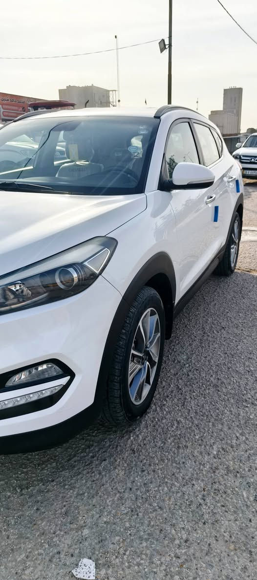 توسان 2018 كوري اصلي
رقم اربيل جديد
ماشيه 113 الف 
سياره نظيفه كلش واحلى من الصور 
مكفوله كير ومحرك وضربه وتبديل 
ماعدا شبر صبغ بالجاملغ الامامي بدون معجون و تكحيل بالبنيد 
السعر 185$ 
وبيها مجال للشراي 
مكان السياره الديوانيه 
للاستفسار 
رقم هاتف / ***********
