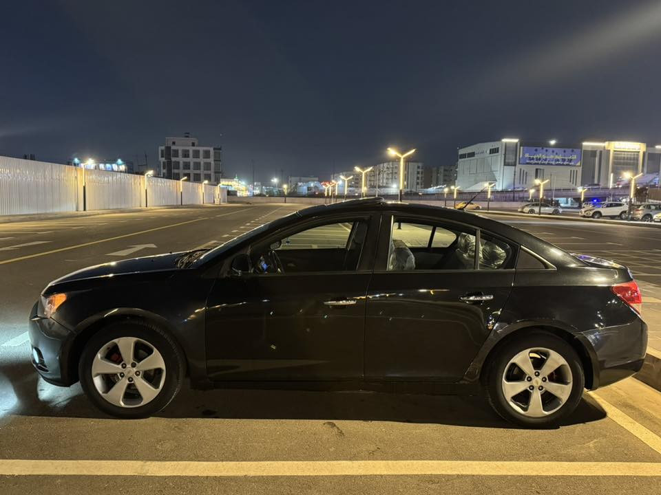 سلام عليكم شوفرليت كروز 2010 خليجي فول مواصفات فتحه جلد حساس خلفي لايت عدسه زنون تحكم ستيرن شاشه تبريد بيانو (شاشه) جام 4 اوتو اربع دسك ويل حجم 17 سياره بيها صبغ 3 جاملغات اثر جراد ماشيه 99 الف حقيقي رقم سليمانيه سنويه مجدده راعيها يدور تحويل  معروضه ب73 وبيها مجال مكاني بغداد الشعب حي التجار ***********
