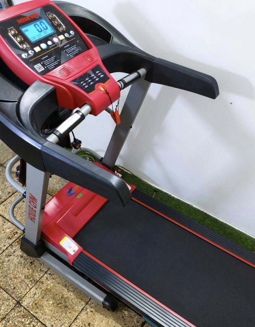 السلام عليكم
للبيع جهاز جري ماركة هاوس جيم T900a house gym 
جبلي دبل ماطور 
الجهاز على وضع الشركة ( نظيف جداً )
المواصفات 110 كيلو حقيقي وليس وهمي 
السرعة عالية جداً 
يحتوي على رجاج تكسير الشحوم
وحساس قلب وجك هايدروليك 
وusp و mp3 
السعر 325 الف 
العنوان بغداد يوجد توصيل داخل العراق


**إذا كنت صاحب هذا الإعلان وتريد حذفه لأي سبب، رجاءا أرسل رسالة إلى الدعم الفني**