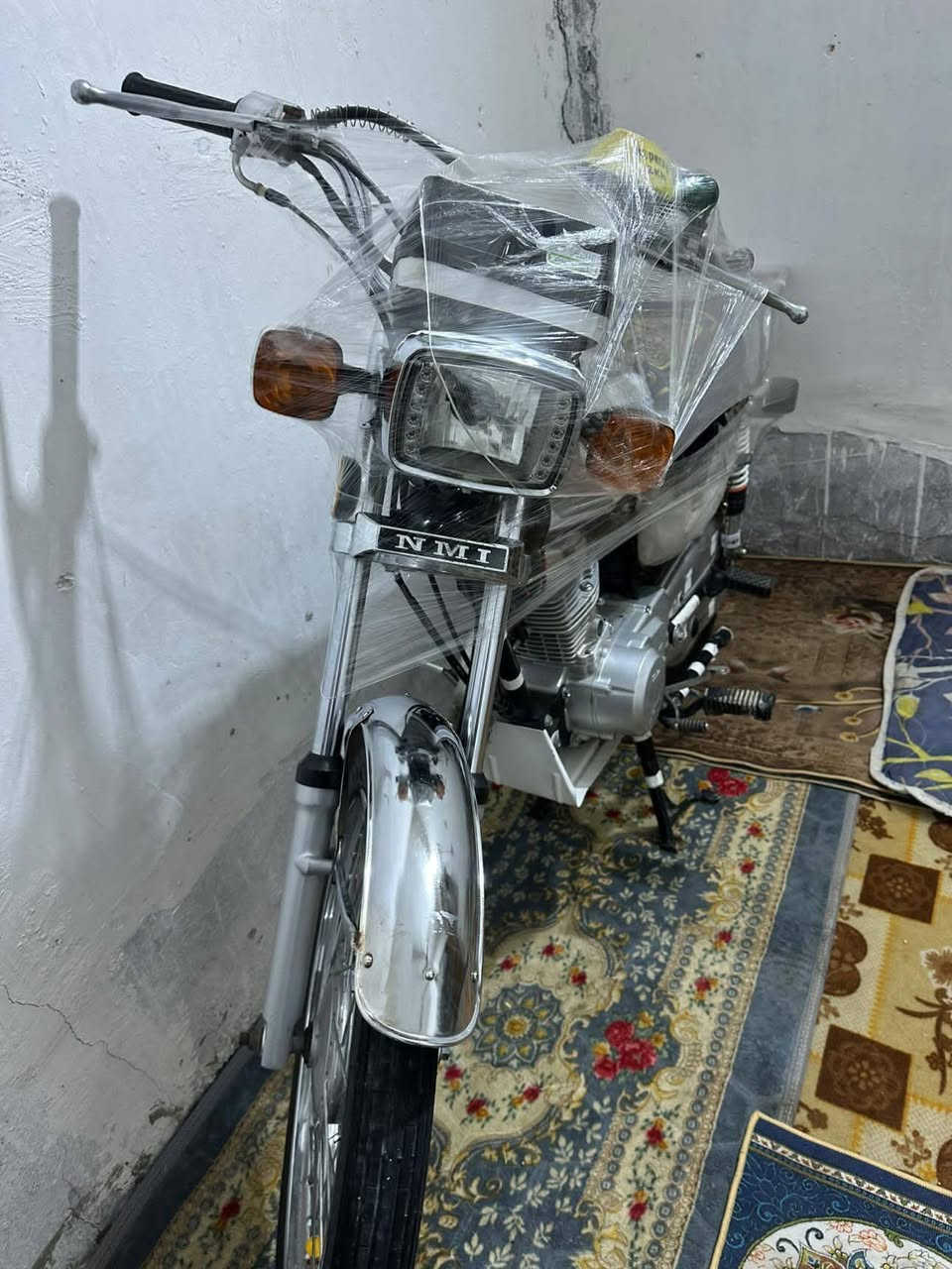 سلام عليكم من رخصت ابو الكروب دراجه شلامجه اصلي موديل 2021 دراجه أصولي رقم نجف سنويه الدراجه كدامك شوفها شلون نضيفه وجوه ايدي دراجه كلش نضيفه مكاني نجف كوفه السعر خاص وبيك خير وتدلل الرقم ***********

