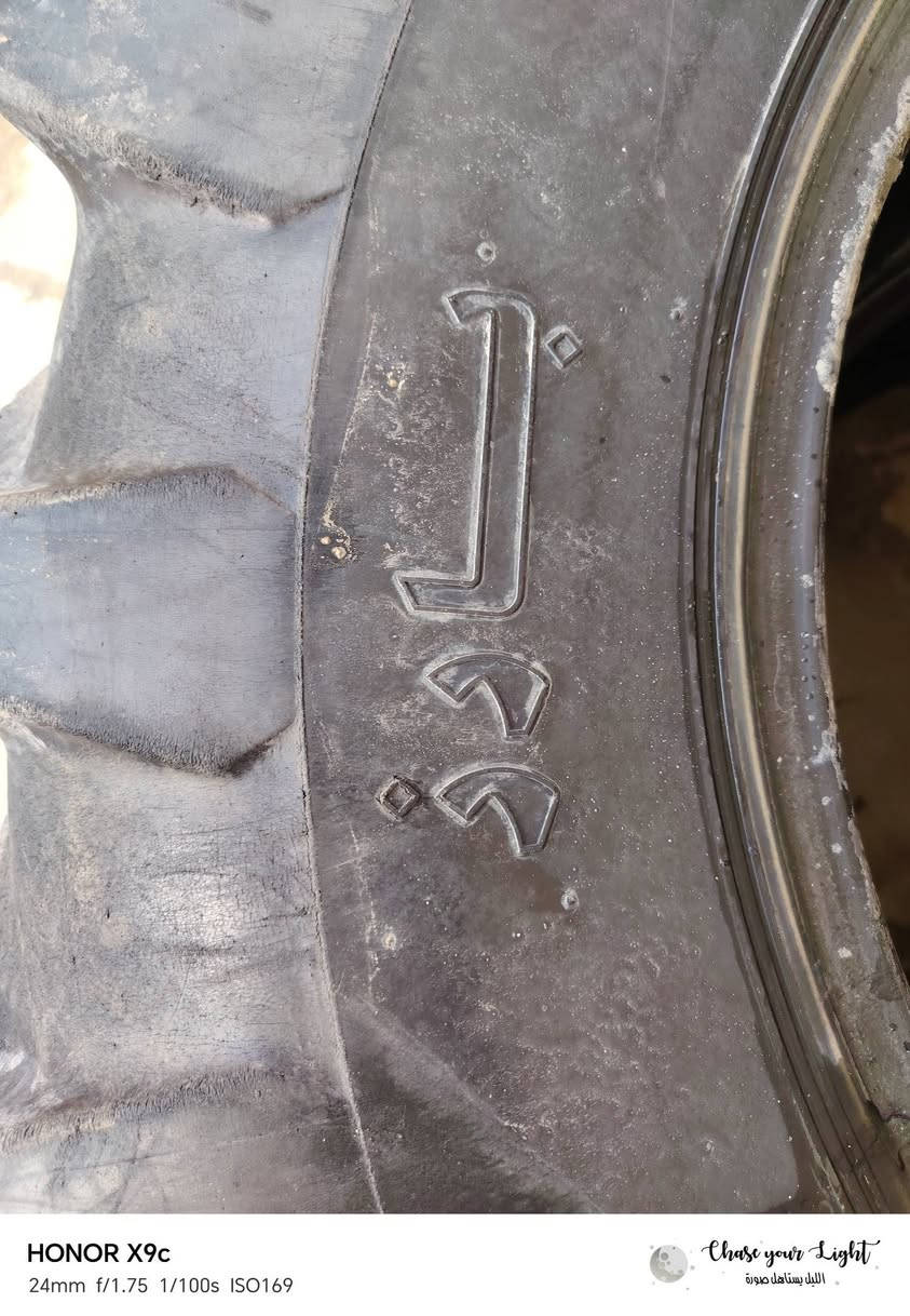 السلام عليكم تايرات للبيع نص عمر انضاف مال تركتر فوركسن ايراني بناجر ما بيهم للاستفسار اتصل *********** المكان ناحية الزاب
