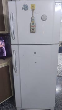 ثلاجة • للبيع