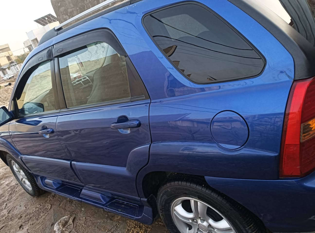 سبورتج أمريكي فول مواصفات فتحه كشنات تدفئه جاهزة كير محرك حداده تايرات جدد سعر ٨٥   مكان السياره حله محرك ٦ سلندر اتصال ***********  بيها رشات صبغ نبيع حزام بدون ضرر
