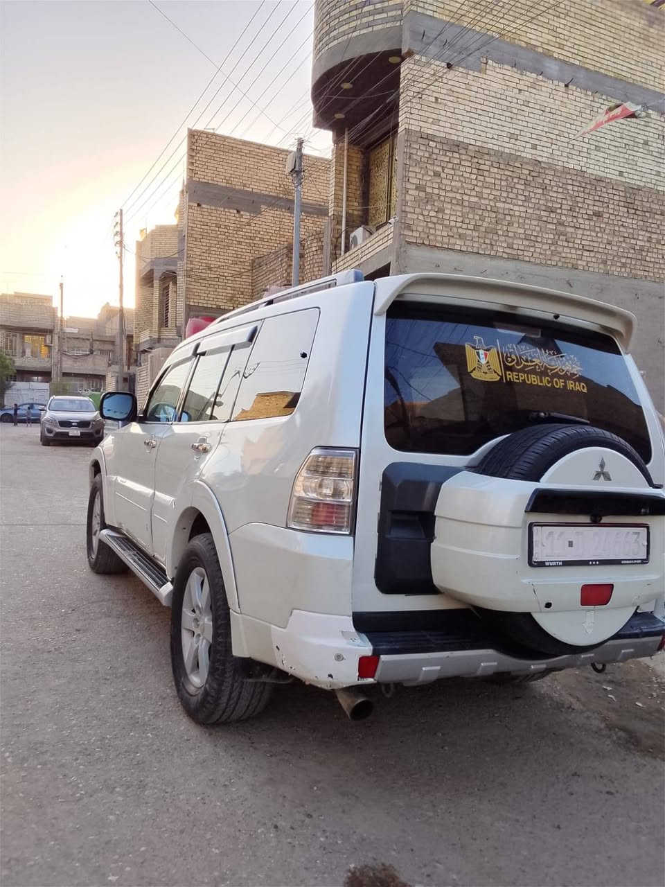 باجيرو موديل 2008 سياره فول مواصفات بيهه مكنات صبغ  بدون حادث ولا تبديل مكينه وكير تخم تاير صدر جديد سعر 88 بيهه مجال بصيط مكان سياره بغداد ***********
