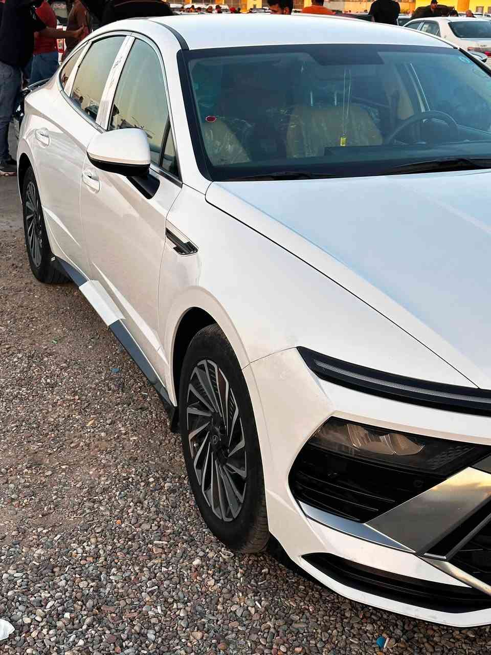 سلام عليكم سوناتا2024 هايبرد اقصاد بغداد راعيها بل حله وبيها كفيل ماشيه 72 الاف
سعر 184 بيها دحجات خفيفه ***********
