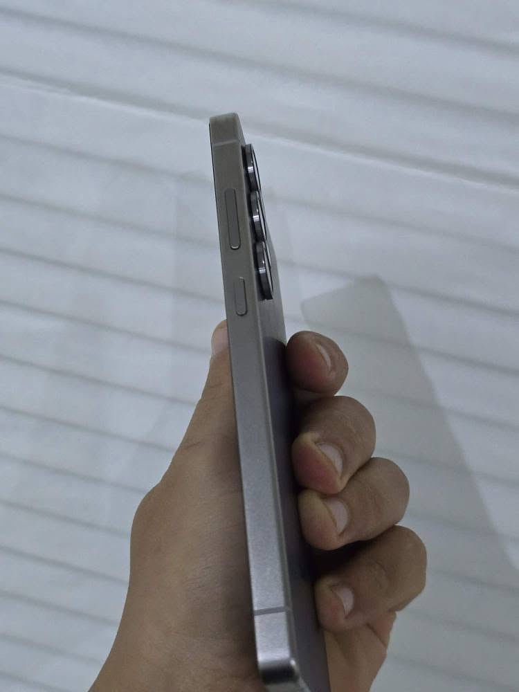 Samsung s25 ultra 
 نوسخەی ئەمریکی ئەسلێ 
بێ ئەشیا. کەڤەرو درعی لەگەڵە

١٠٠% خاوێن نەکراوە بێ عەیب بەهەمو شەرتو زەمانێ
ڕام12 و 256گێگا

نرخ: 555دۆلار قفڵ 

ئەمریکیە سیمکارت و ئیسیم ناخوینێتەوە جۆکەر ناکرێ
بایپاسو دیـــمۆ نــیـــە تـــکایە
١٠٠ جار فۆرماتیبکە کێشەی نیە 
بۆ ئەبدەیتیش بەزەمان دوینێ بۆی هات

*********** وەتسئەپ دخان, السليمانية
