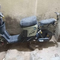 شحن • بدون بطاريات • بصمه وشاشه