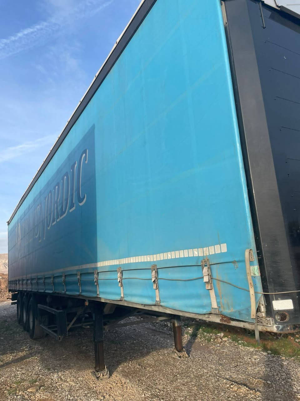 مجموعه عرباين جادر جوانب متحركيه 
عنوان معرض هوار . جمبور عميريه طريق دهوك موصل جمبور عميريه 
***********
***********
