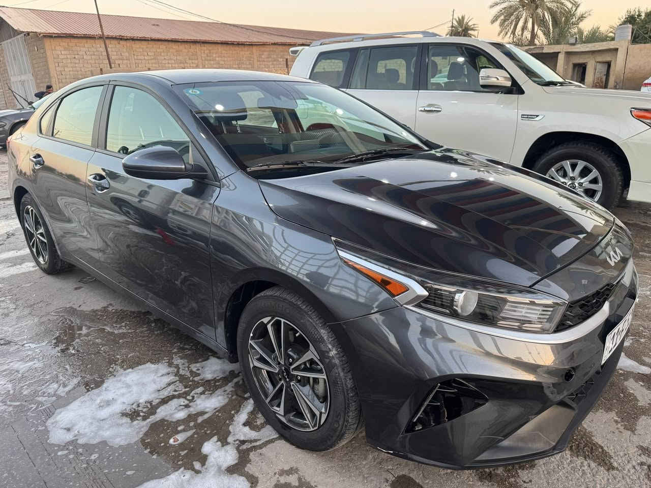 السلام عليكم
للبيع او مراوس 
كيا فورتي موديل ٢٤ 
ماشيه ٢٣ الف وارد امريكي حادثها بنيد فقط
مكان السياره كربلاء الاستفسار ***********
