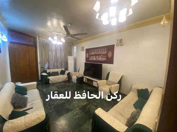 يالله 🌷.  دار للبيع مساحة ١٥٠ م طابقين بناء سنة٢٠١٣. نظيف جدا واجهة ٧ ونصف يحتوي على ٤ غرف نوم ومطبخ وصالة وخدمات عدد ٢ يقع في بغداد حي الشباب شارع  هادئ جدا للاستفسار الاتصال على الارقام.                                        ***********.   او.     ***********.                                      مكتب.  ركن الحافظ للعقار  بغداد حي الشباب
