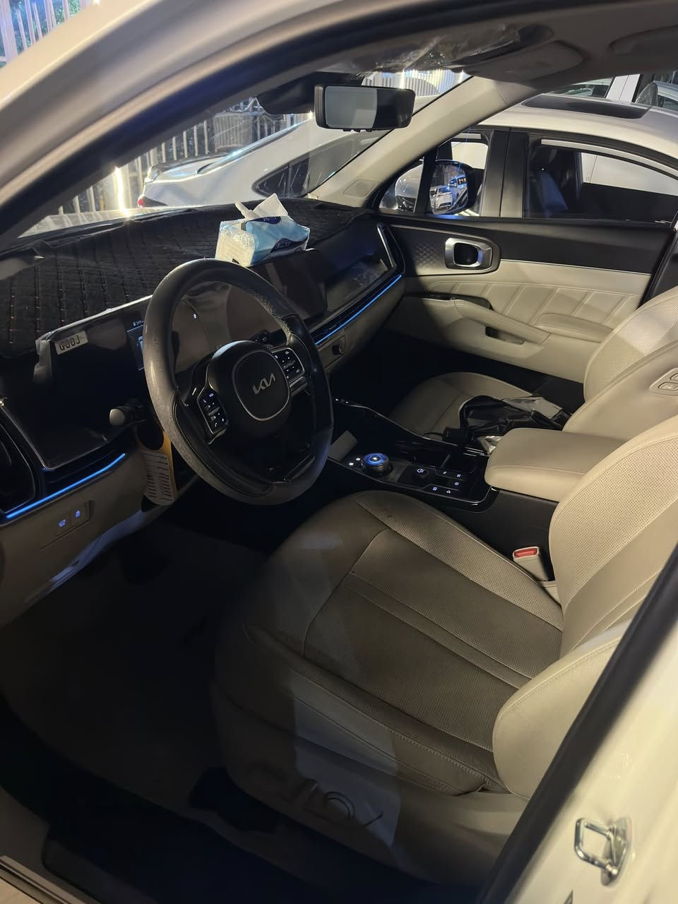 Kia سورنتو 2025خليجي كفاله عامة 
ماشيا ٤٠ كيلو متر. 
فول موصفات 
صندوق كهرباء 
لد داخلي 
شاشا كامله 
ردارات 
نقطة عمياء 
جلد 
كشنات كهرباء 
تدفئة وتبريد 
كامرة 360 دوارة 
تثبيت سرعة 
تحديد مسار 
حساس خلفي امامي 
بصمة تشغيل 
وبعد موصفات خير من الله 
تحويل ثاني يوم ب اسمنا 
مكاني بعقوبه ديالى
السعر 335 ورقه *********** تواصل
