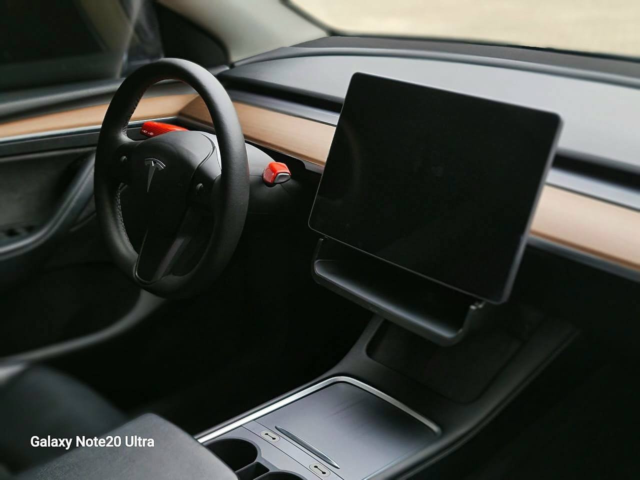 السلام عليكم
للبيع 2024 TESLA MODEL Y premium Dual Motor Long Range

#مواصفات
‏سيارة دفع رباعي
تقطع مسافة بالشحنة الواحدة من 500-550كم حسب الاستخدام
غرفة لون اسود مميز جدا واللون المرغوب

تسارع من  0 الى 100 ب 4.2ث (مضاف لها حزمة بوست)
سقف كامل بانوراما
نظام صوتي 13 سماعة + subwoofer +Tweeters

اضاءة LED
صندوق خلفي كهربائي+صندوق امامي frunk

دخول ذكي
مقاعد كهربائية
مقاعد جلد
تدفئة ستيرنك
تدفئة مقاعد
تبريد خلفي

كاميرات خارجية عدد 8  360 درجة
وكاميرا داخلية لمراقبة السائق

نظام القيادة الالية
واضافات عديدة اكثر بكثير مما ذكر
السيارة مميزة جدا

الحادث موجود بالصور
كل القطع مبدلة اصلية نفس اللون

#السعر : 25,500$
تفاصيل اكثر هذا رقمي ☎️. ***********
بيه وات ساب تفاصيل اكثر اتصل و تدلل
