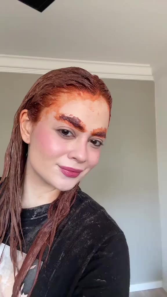 💇‍♀️✨ صبغة شعر خالية من الأمونيا ✨💇‍♀️
ألوان طبيعية تخلي شعرك يلمع ويخطف الأنظار ✨ وتغطي الشيب 100% بدون ما تأذي الشعر 🌿

🎨 اختاري درجتج من أجمل الألوان:
👱‍♀️ الأشقر والبيج: طبيعي، عسلي، فضي، بدرجات من الغامق للفاتح جدًا.
❤️ الأحمر الجذاب: ماروني، برغندي، توتي، استوائي.
🌿 الزيتوني العصري: غامق، متوسط، فاتح.

🔹 ليش تختاريها؟
 • خالية من الأمونيا 🚫
 • تغطية كاملة للشيب 💯
 • لون ثابت ولمعة مميزة ✨
 • آمنة على الشعر 🌸

✨ خلي إطلالتج غير وكوني واثقة بجماك 

#صبغة_شعر #خالية_من_الامونيا #تغطية_الشيب #ألوان_شعر #ألوان_طبيعية #جمال_شعرك #الوان_اشقر #الوان_احمر #الوان_زيتوني #شعر_لامع #عناية_بشعرك #ستايل

تـــــــوصيــــــ🚗ــل بغـــــداد 4 محــافظات 6


**إذا كنت صاحب هذا الإعلان وتريد حذفه لأي سبب، رجاءا أرسل رسالة إلى الدعم الفني**