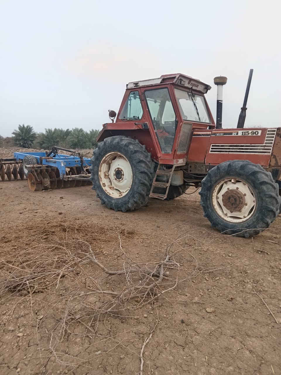 السلام عليكم فيات ١١٥ كامل مواصفات +معدات كامله مكان الكوت ***********
