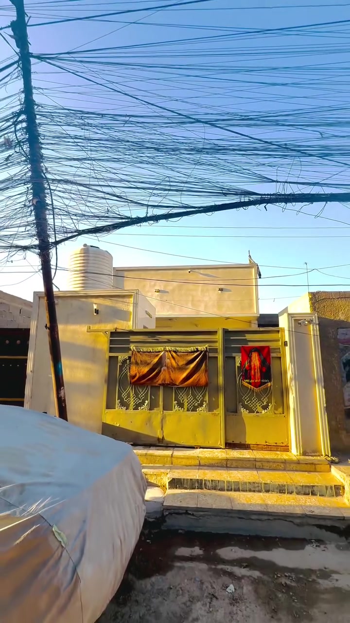 سلام عليكم دار للبيع تجاوز (١٥٠)  متر خلف مستوصف سليمان الفيضي بناء حديث مجاور حسينيه ابو ثائر العلياوي  السعر (٦٠) مليون 
رقم الهاتف ***********
