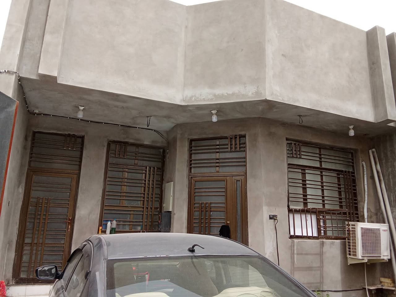 السلام عليكم بيت ١٥٠ متر واجه ٧ونص نزال ٢٠ بناء حديث ابو خستاوي شارع سيد علي متكون غرفه نوم استقبال هول مطبخ كراج سياره حديقه كامل البيت
الاستفسار على هذ الرقم*********** الشارع عرضه ١٠متر
