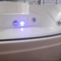 جاكوزي • مستعمل • بدون ضرر
