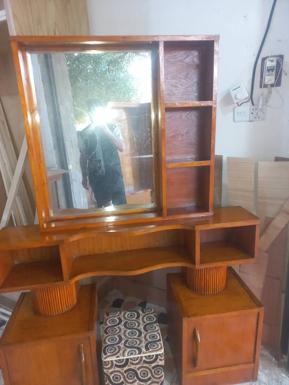 ميز تزكام مستخدم اخو الجديد
العنوان كوت حي الجهاد للتواصل مراسله الصفحه او الاتصال متوفر واتساب ***********
