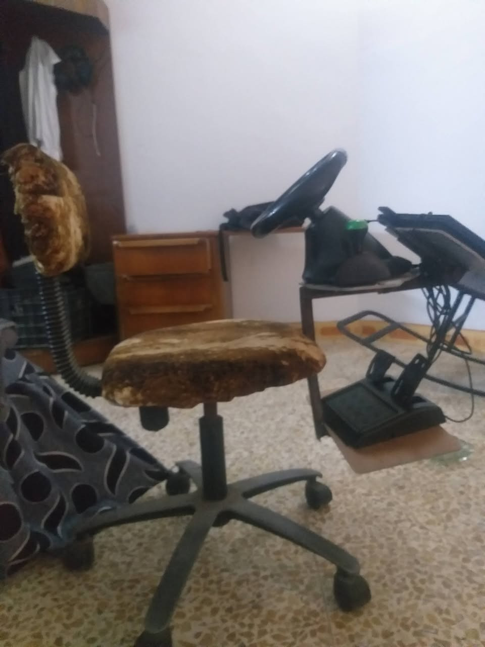 السلام عليكم سوني 2 للبيع مع 2 يده +دركسيون ستيرن اكسسوارات كامله الاستفسار *********** المكان الموصل جانب الايمن السعر 100
