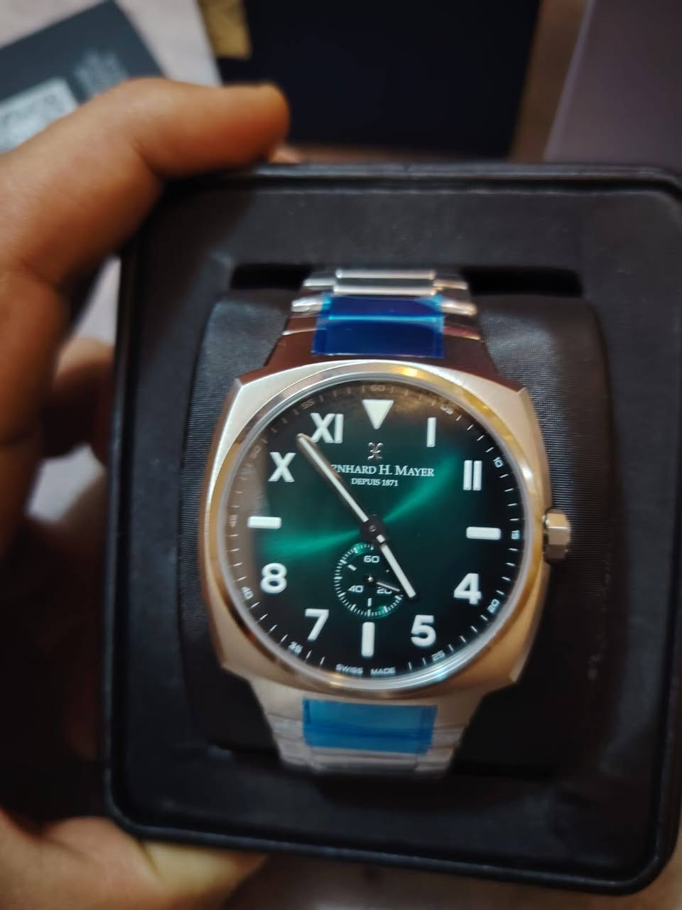 مديل مميز 2025من براند اج ماير جديد لوك شمع 
حجم 42m
كوارتز /سويسري/اصلي 
سعر 300$ مواصفات لساعه داخل لصور 
كامل مرفقات يوجد خدمه توصيل الئ جميع المحافظات


**إذا كنت صاحب هذا الإعلان وتريد حذفه لأي سبب، رجاءا أرسل رسالة إلى الدعم الفني**