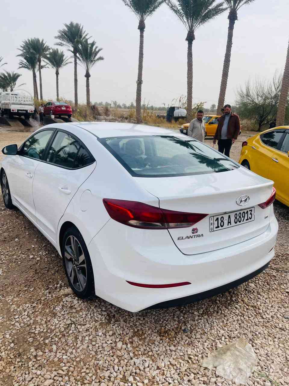 سلام عليكم
سياره الانتره 2017 وارد امريكي 
كير عادي 6 نمر غير اليك
 ضررها فقط بنيد مصبوغ ما مفتوح الباقي مكفول 
من الدعاميه للدعاميه السياره ليبل واحد الإرباك سليم 
ماشيه 164
رقم بابل انكليزي 
السعر 110 أو بيها مجال
الاتصال على الرقم بي واتساب 
***********
مكلف بالنشر
