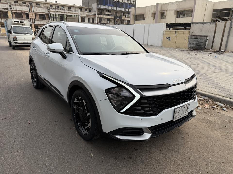 للبيع سبورتج لون ابيض خليجي ماشه 38 الف  جديده اي نقص مابيه مواصفات بصمه ويل كب حساس امامي وخلفي  تحكم استيرن المواصفات  واضحه بالصور بيه تكحيل كارت وبارد على كد شبر كما موضح بالتقرير  رقم بغداد
رايده 21300دولار 
موقع السياره حي الجامعه 
للاستفسار ***********
