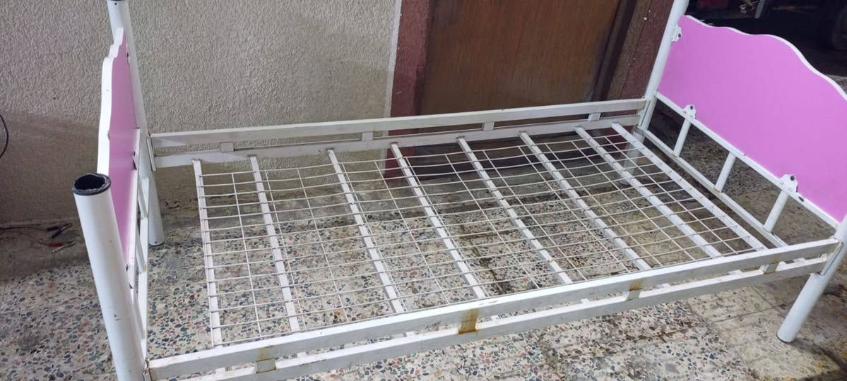 جربايه للبيع السعر 35 وبيها مجال العنوان بصره حيانيه دور الشرطه رقم الهاتف***********
