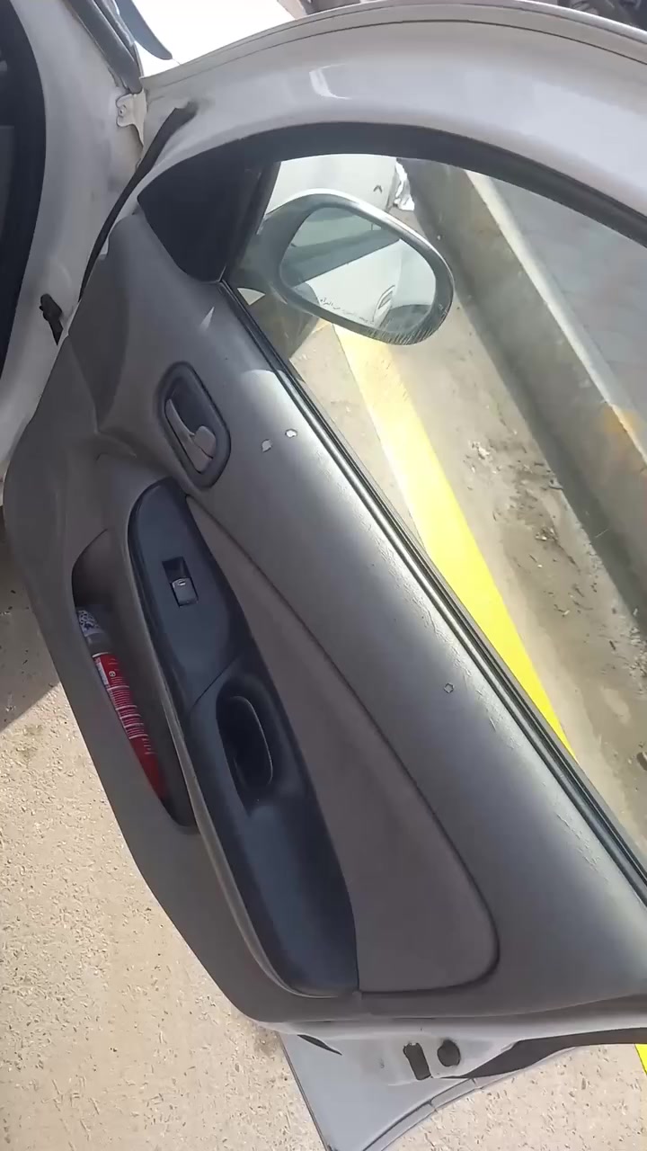 سلام عليكم
نيسان سني 
موديل٢٠٠١
رقم بغداد نكليزي هزه جديده 
محرك محرك خير من الله 
تكم تاير باتري 
تبريد ❄ ثلج
قرفه جديده 
السياره خير من الله 
السعر ٦٦بيه مجال 
العنوان الفلوجه قظاء الكرمه 
***********واتساب 
***********
