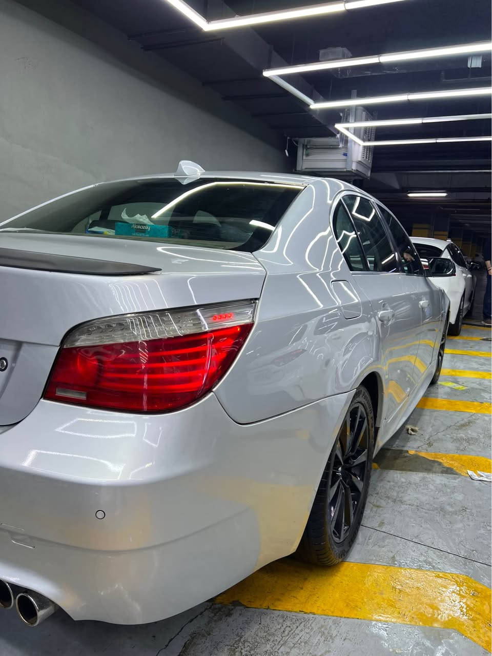 موديل ٢٠٠٩ محرك ٥٢٥ نوزل قصير كير عادي ٦ نمر 
شاشه عداد دجيتل شاشه وسط نظام اندرويد كامرا  اربع تايرات مع الويل جديد سياره بدون مصرف كامله و جاهزه 
سياره جاهزه من كل نواحي كير محرك تبريد تحويل بشرط 
اماكن بي تعديل و صبغ لجماليه فقط وبي ضربه خفيفه امامي بدون دواخل 
سعره ١٠٨ و بي مجال لشراي 
مكان سياره اربيل أربيل, العراق


**إذا كنت صاحب هذا الإعلان وتريد حذفه لأي سبب، رجاءا أرسل رسالة إلى الدعم الفني**