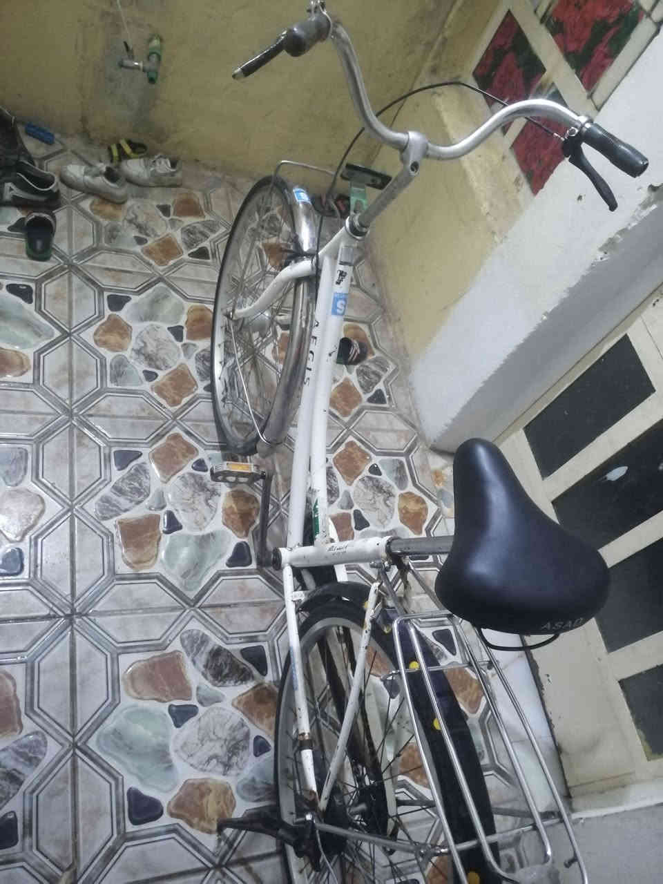 سلام عليكم بايسكل البيع حجم ٢٦ نضيف فول حساس سعره 55وبي مجال الشراي عنوان بعقوبه تحرير ***********
