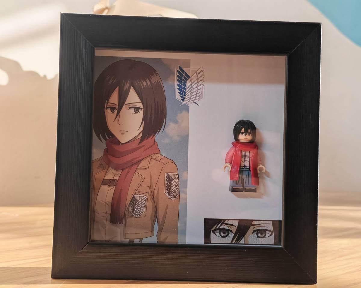 لوحة إطار ميكاسا أكرمان ثلاثية الأبعاد (3D Anime Frame) 🖼️- صنع يدوي (Handmade)
"هذا العالم قاسٍ.. لكنه جميل جداً أيضاً."

عمل يدوي  يجمع ما بين صورة ميكاسا الايقونية بشالها الاحمر و شعار "أجنحة الحرية" (wings of freedom) مع مجسم ليجو دقيق للشخصية داخل الإطار كما هو موضح بالصور،  ذو إطار اسود كلاسيكي فخم يناسب  جميع أنواع الحوائط 

 قطعة ديكور مثالية لرفوف الانمي و تكون قابلة للتعليق أيضا،  هدية مناسبة لمحبين انمي هجوم العمالقة و محبين ديزاين الغيمنغ أيضا 

حالة المنتج :جديد غير مستخدم استيراد خاص من خارج العراق

السعر : ١٢ الف

توصيل ٥ آلاف لجميع محافظات العراق 🙏🙏


**إذا كنت صاحب هذا الإعلان وتريد حذفه لأي سبب، رجاءا أرسل رسالة إلى الدعم الفني**