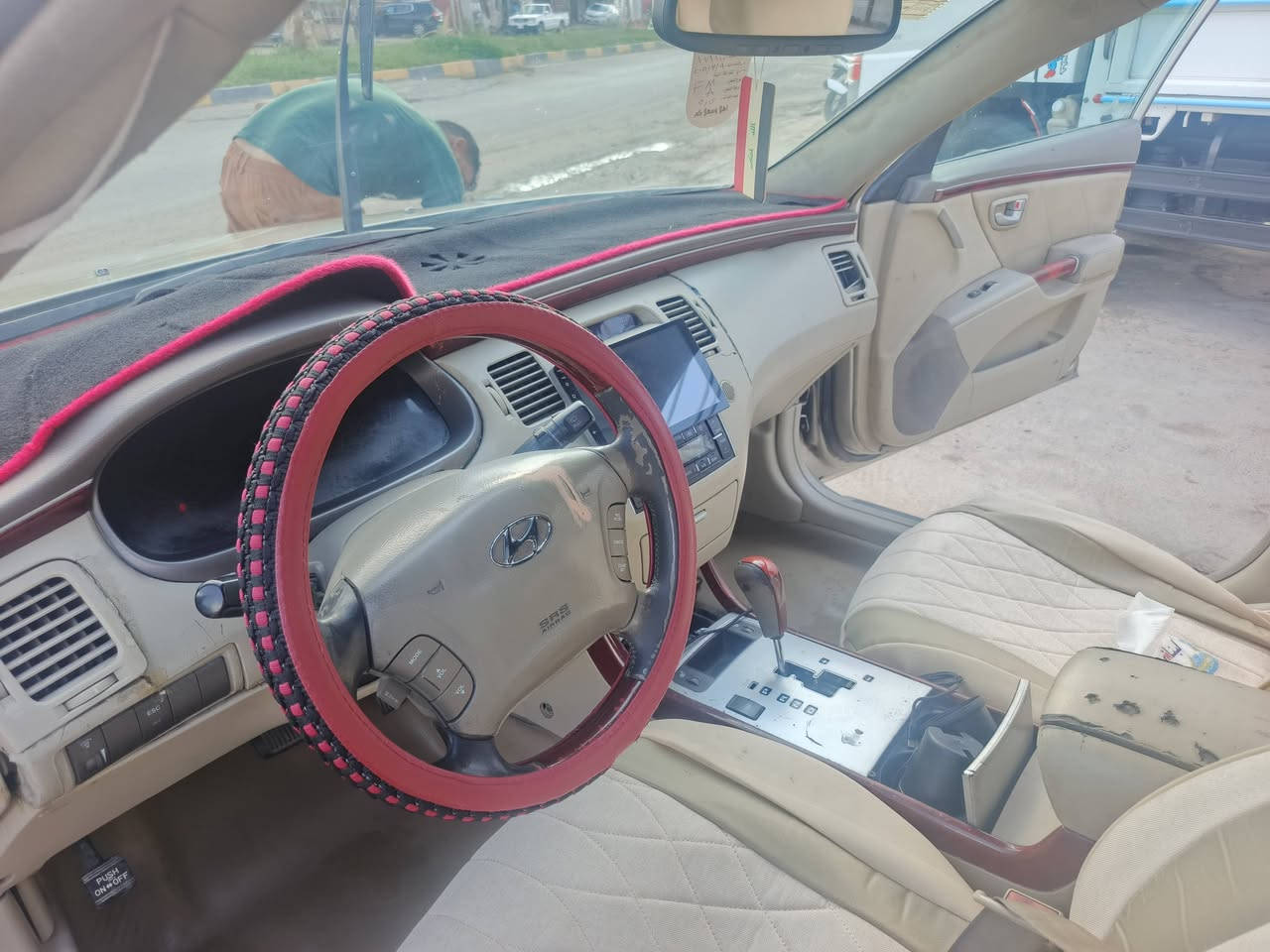 هونداي ازيرا موديل 2006 خليجي 6 سلندر 
سياره خير من الله جاهزة 
كير -مكينه -كهربائيات -تبريد -تخم تاير -صدر -كلها كاملة 
 مصبوغة عام للجمالية 
السعر 77$
رقمها بغداد انكليزي الجديد 
والسنوية جديدة 
والهزة جديدة

المكان صلاح الدين/بلد
***********
