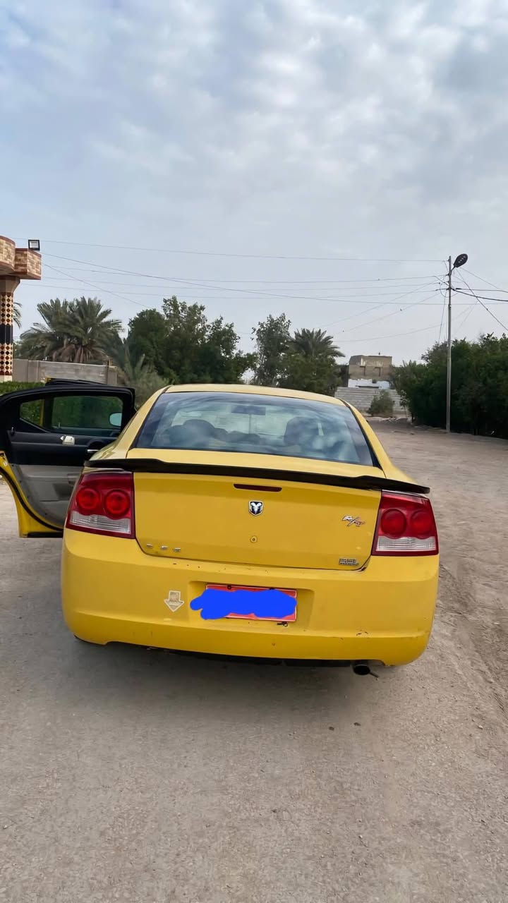 للبيع او المراوس ترهم اقصاد بمقدمة نص المبلغ 
شارجر للبيع موديل 2010وارد أمريكي Rt فول مواصفات فتحه بالقمارة تحكم شاشة أمامية  كشنات جلد مكينة 3.5 اصل شرط لا تبخير ولاتنقيص كير خمس فيش . سيارة حيل نظيفة وجاهزة للعمل تبريد منظومة جديدة  تخم تاير .#السعر 80 وبيه مجالل
خطها بصرة _ نجف 
سيارة رقم أنبار  صدامي نقل جثة أظبارة مكفولة مداور اصولي
الإتصال:***********  العنوان سماوة
