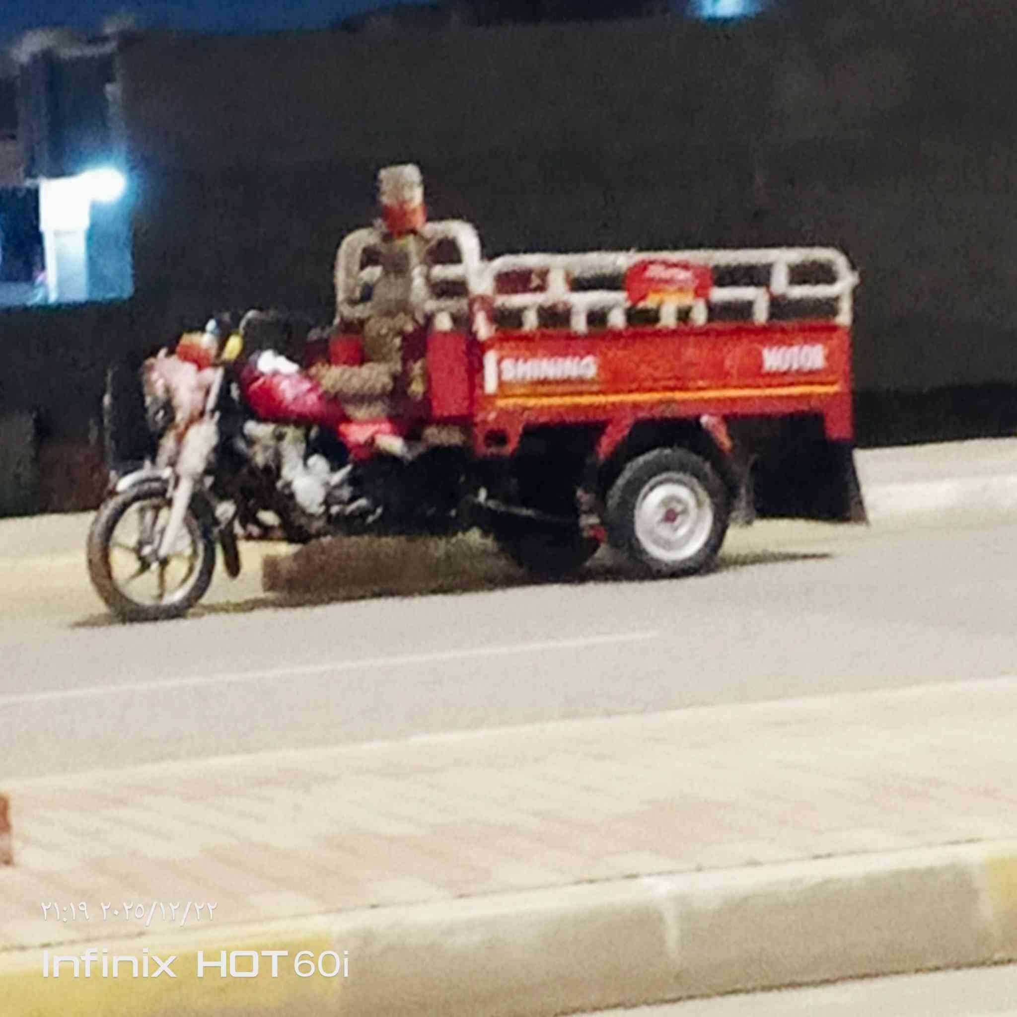 ستوته للبيع موديل 22 مكمركه فول نظافه ما بها نقص برقي السعر واحد وسبعميه المكان الرمادي 5 كيلو حي الزيتون ***********
