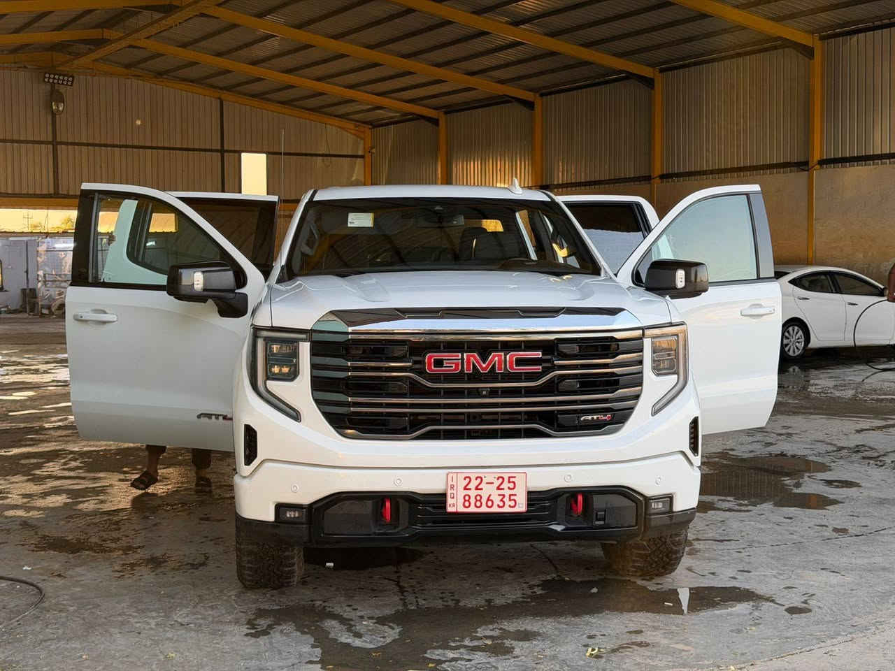 GMC
GMC سيرا 
الموديل ٢٠٢٣ 
ماشي ٢٤ 
السيارة فئة AT4 
محرك ٣٠٠٠ تيربو ٦ سلندر ( ديزل ) 
فول مواصفات بااستثناء البانوراما 
صور الحادث بالمنشور 
السيارة بدون صبغ وتبديل وبارد وشخوط ورصعات 
ابيع مرقم وكامل حاليآ كاتي دخول جديد 

السعر ٣٣٧ وبي مجال 

***********
