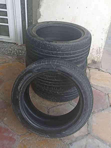 مراحب عيوني
على بركة الله 
للبيع تخم تايرات حجم18
245/45/18
النظافة 80الى85%
ومثل ما واضحات بالصور
العنوان بابل
ويتوفر توصيل لكل انحاء العراق
يتوفر واتساب على هل الرقم
***********
