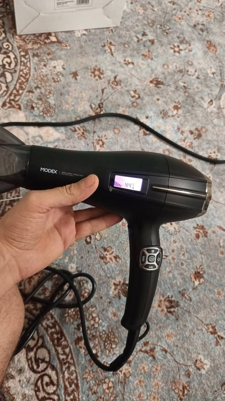 سشوار موديكس 2200W شاشة ديجيتال - جديد بالكارتون

100,000 د.ع 

سعرة بالوكاله 145

للبنات للبيع سشوار موديكس الاصلي 2200 واط 
- شاشة ديجيتال تبين الحرارة والسرعة 
- 3 سرعات + 3 حرارات لحد 105 درجة
- مستشعر TP ذكي يحمي الشعر من الحرق
- واير 3 متر + فوهتين
- جديد 100% ما مستخدم ابد. بس نفتح للتجربة 
- بالكارتون ماله
البصرة 
***********
