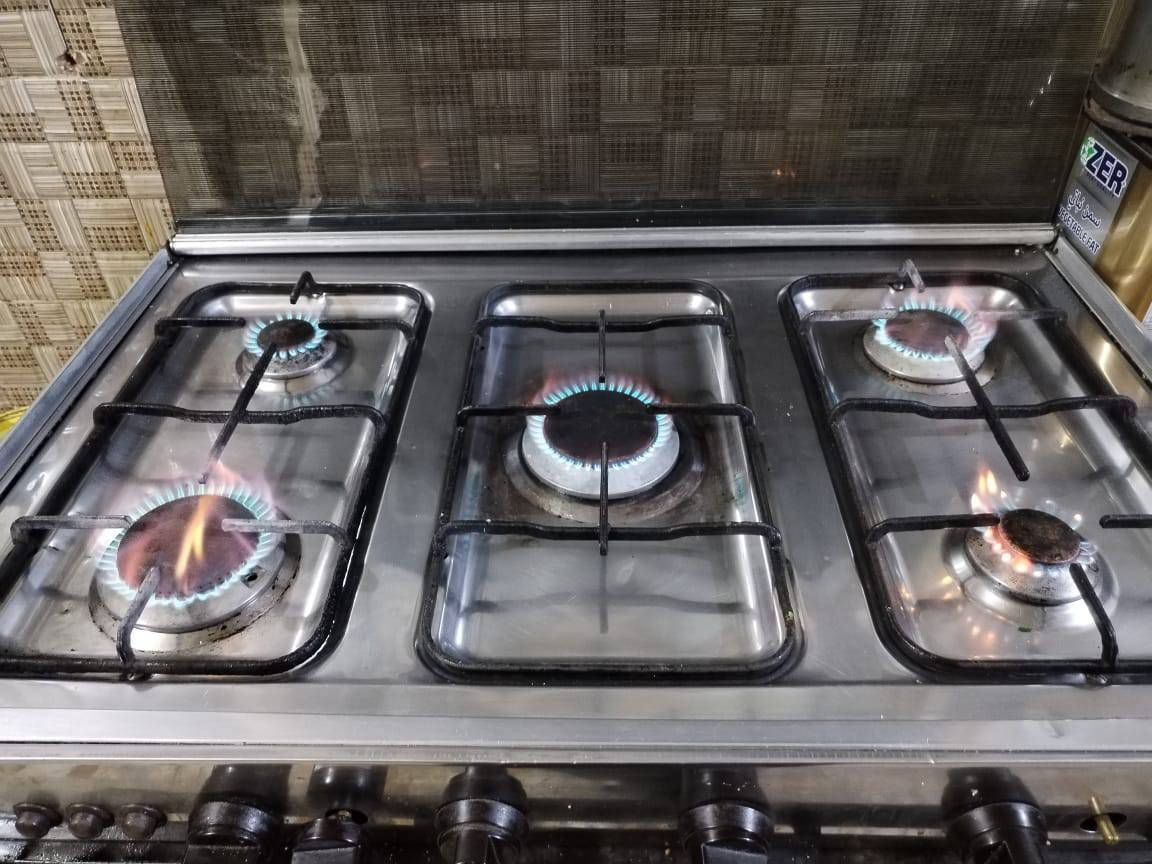 السلام عليكم طباخ للبيع كلشي يشتغل طبيعي تفحص وتشوف بعينك والفرن مالته هم يشتغل السعر 150 مع التوصيل واي استفسار هذا الرقم ***********
