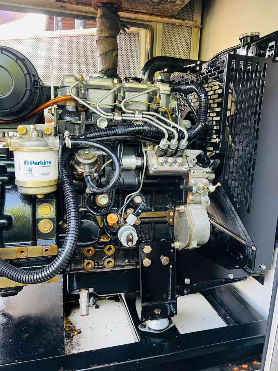 النوع بيركنز بزون إنكليزي الأصلي  🇬🇧
نوع التوليد لوري سومر فرنسي 🇫🇷
نوع الكاتم جبيلي 100‎%‎100
المحرك ورأس التوليد مشروط من الفتح والتبديل ثري فيز + نظام حمايه متكامل واطفاء وتشغيل ذاتي ( اوتو ) 
 للاستفسار 
***********
***********
