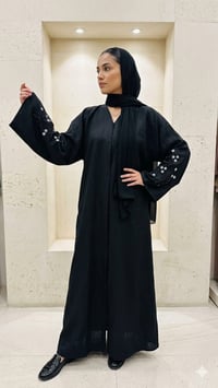 بنات • بشتات • نفس الصورة