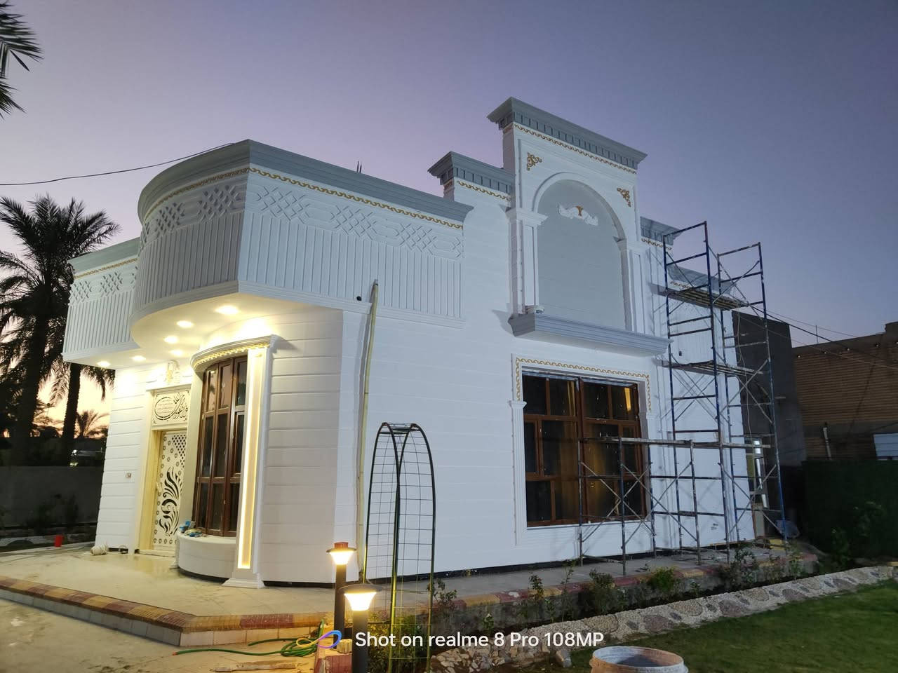 السلام عليكم خلفة ديكور واجهات لبخ صقل و تطعيم تغليف فوم تركي
***********
