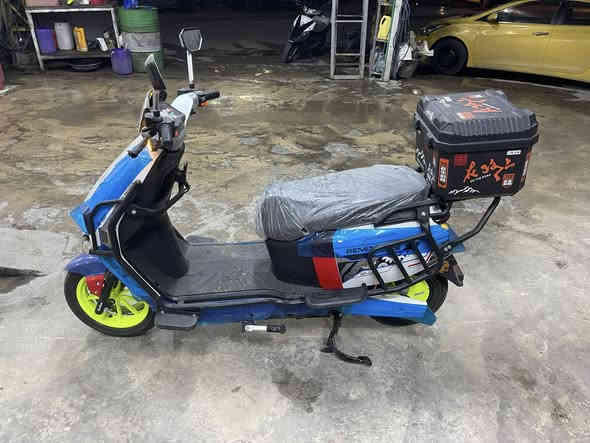 دراجة شحن  للبيع زيرو بعدهة مماشية العداد كدامك شتريتهة   وضميتهة وهسة حبيعهة رايدهةمليون وبيهة مجال مكاني المنصور. هااف***********
