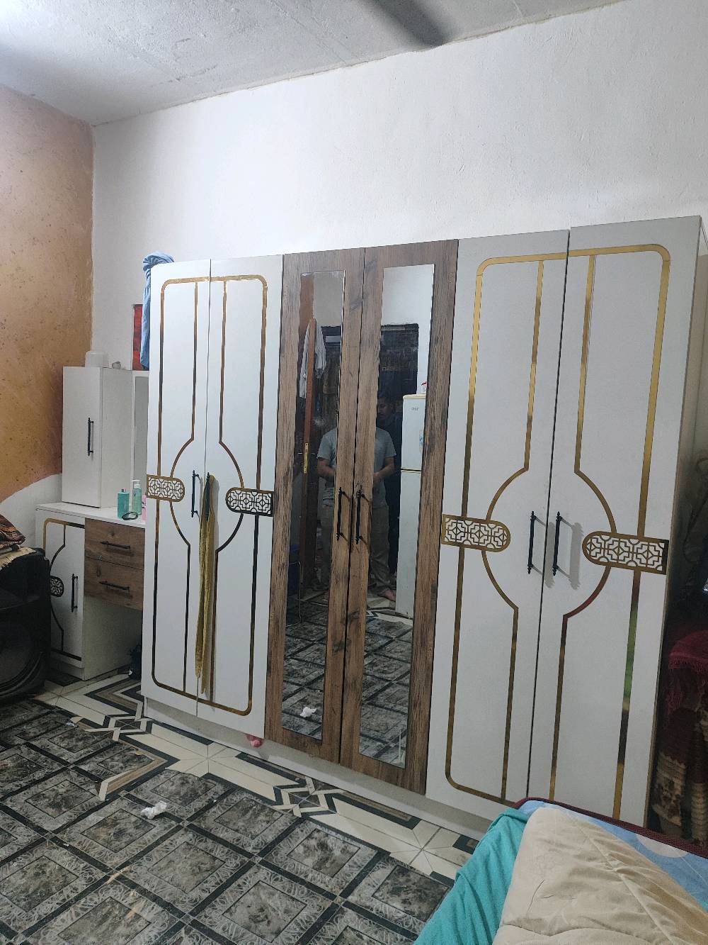 السلام عليكم
غرفه تركيه مستعملة ونظيفة 
 5 قطع 
سعرها. 400 وبيها مجال.... 
  استفسار اكثر 
واتساب***********

عنواني البصرة ابو الخصيب