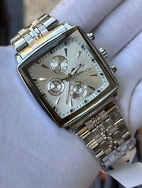 إيجار بالساعة • توصيل • الدفع عند الاستلام