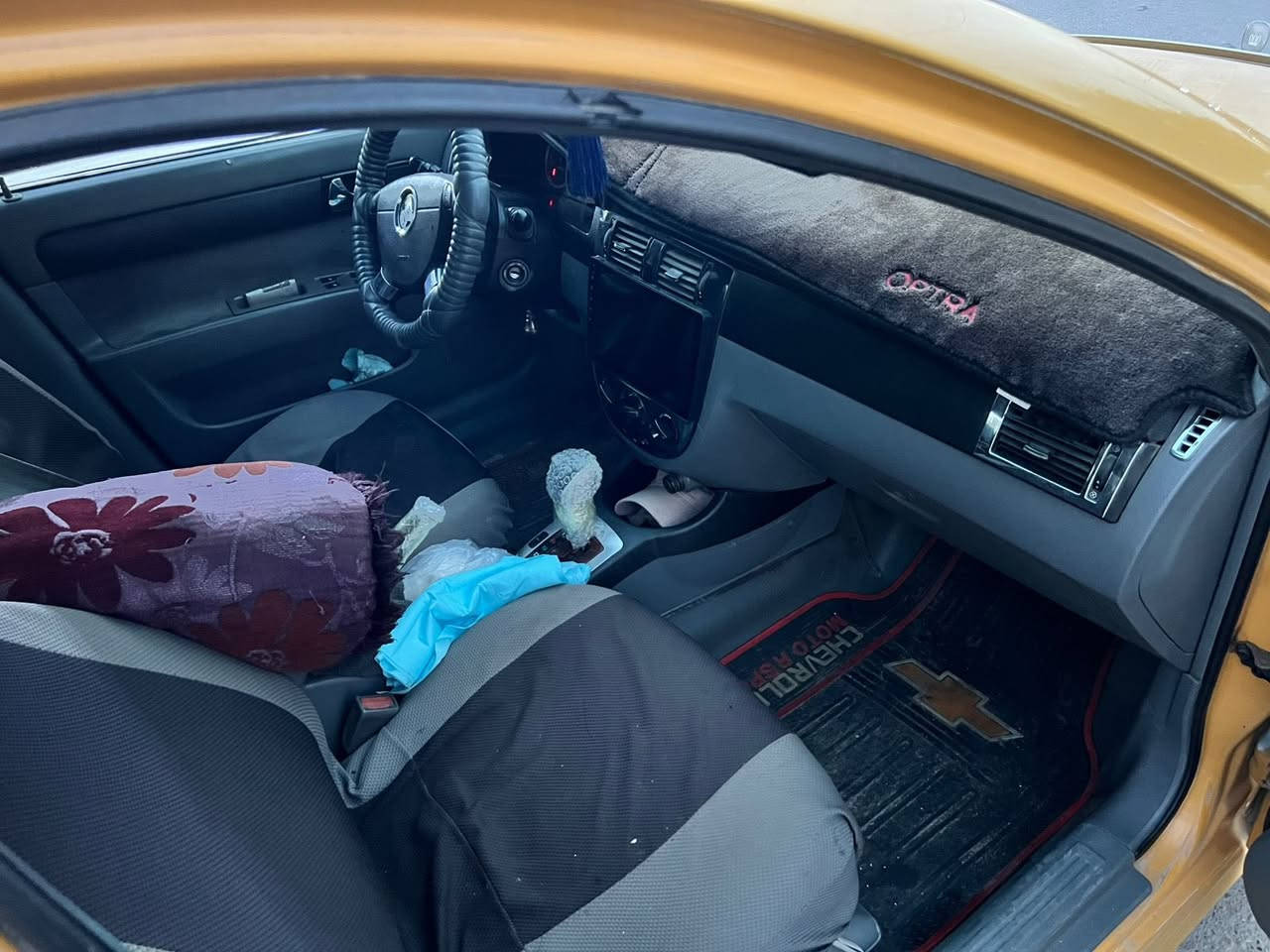 سلام عليكم أوبترا ٢٠١٢ نظيفة بلاصل بيضة مصبوغة صفرة فقط طعجة خفيفة بلجاملغ الخلفي الصغر ٦٥ وبيها مجال عنوان بغداد الحرية اتصال واتساب ***********
