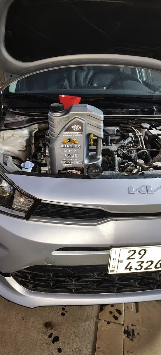 (( جزء من أعمالنه اليوميه  ))
تشتري راحة بالك عندما تعتمد على زيوت اصلية في إحتياجاتك اليومية
ضع ثقتك الكاملة بزيوت من مناشئ عالميه رصينه
زورونا ستجدون ما يرضيكم 
 خدمات الثقه لتبديل زيوت السيارات  
العنوان 🏠
واسط / الموفقيه/ شارع الحولي
*********** واتساب
*********** واتساب
