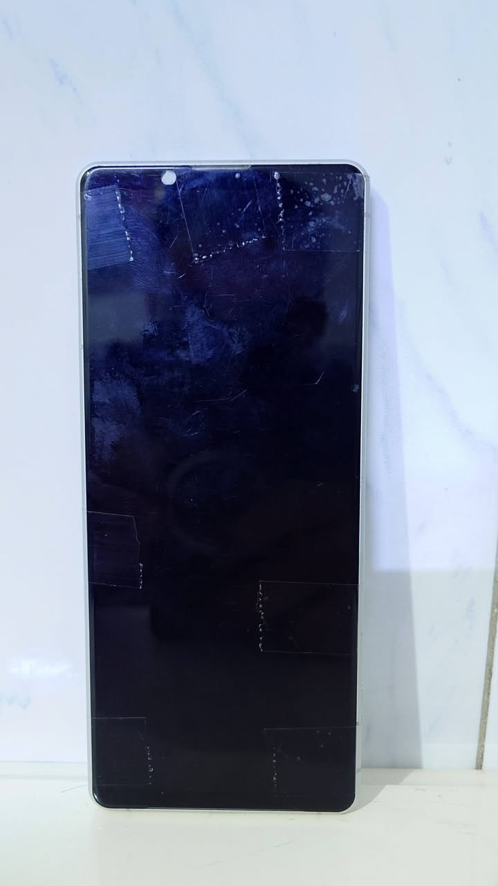 سوني 1 مارك 2 ذاكرة 128 شاشة ماتشتغل فقط جهاز كلة شغال ابيع تفصيخ كامل ب35 ألف مكاني بغداد قرب جسر الطالبية الجديد رقمي
‏‪*********** اتصال 
*********** واتساب
