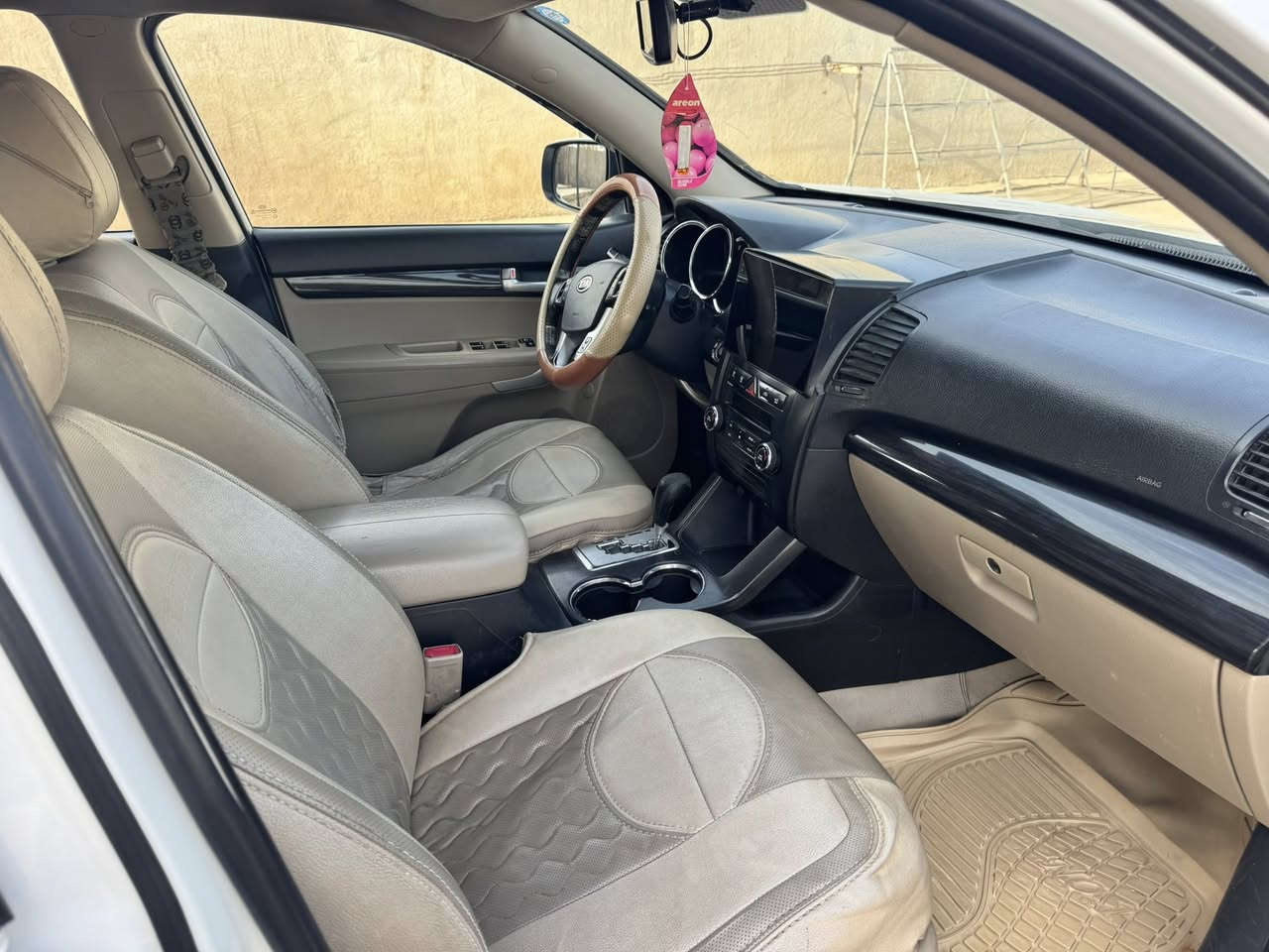 للبيع سورنتو مديل 13
رقم سلمانيه مشروع وطني بسمي سنويه مجدده 

كير ومكينه مكفوله كافاله عامه 

مكينه اربعه سلندر 2400

السونار مرفق بل المنشور 

السعر 150وبيه مجال 

***********

عنوان ديالى
