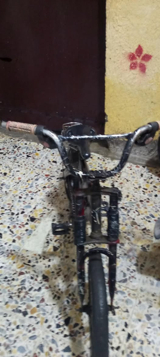 بايسكل حجم 20  بل شعله سعر 25


**إذا كنت صاحب هذا الإعلان وتريد حذفه لأي سبب، رجاءا أرسل رسالة إلى الدعم الفني**